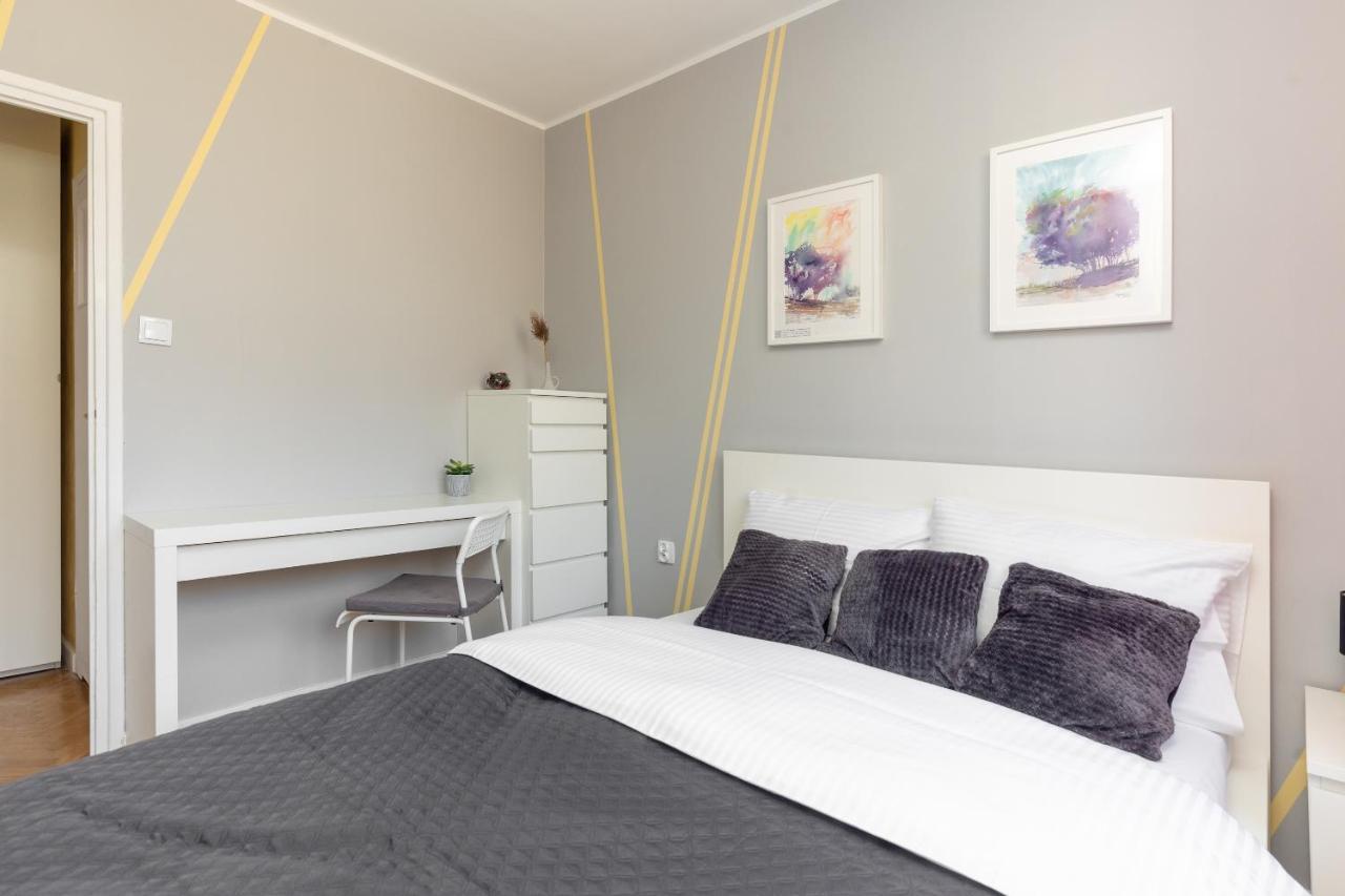 Krasinski Garden 2-Bedroom Apartament ワルシャワ エクステリア 写真